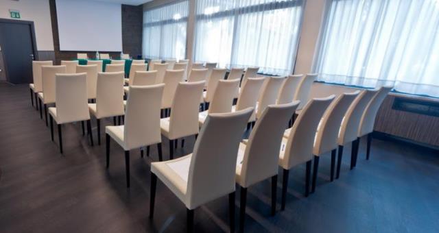 Organizza i tuoi meeting: sale per piccole riunioni e fino a 200 persone